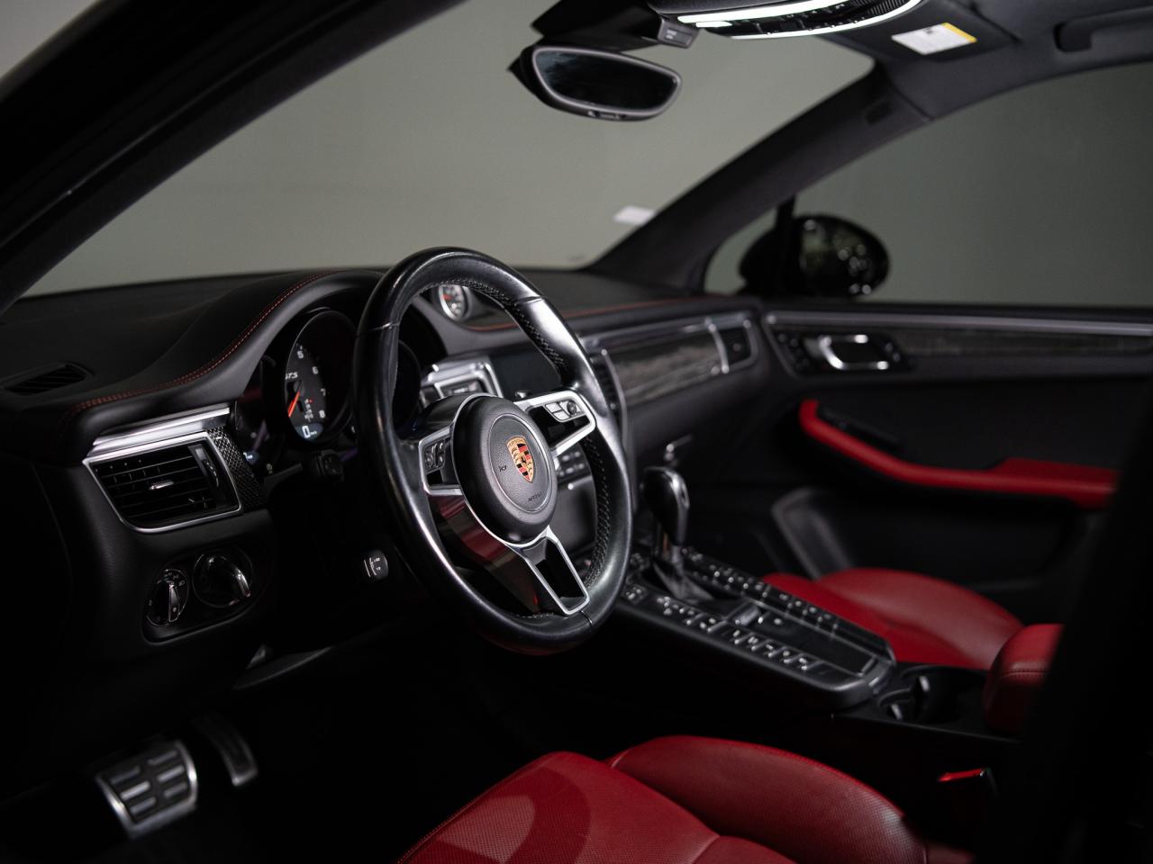 2018 Porsche Macan GTS | PREMIUM PLUS PKG | CARBON FIBRE | 20 IN Photo