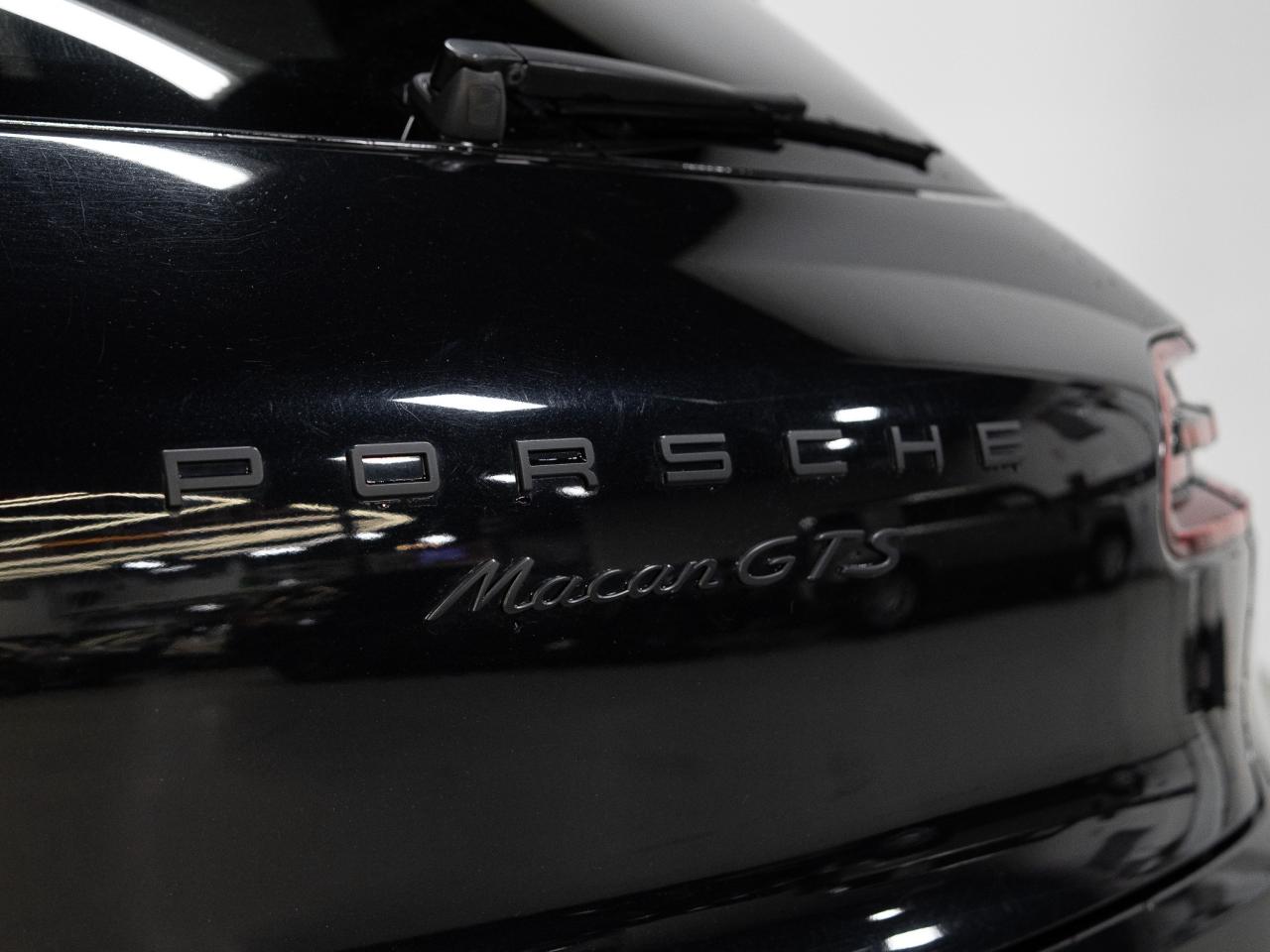 2018 Porsche Macan GTS | PREMIUM PLUS PKG | CARBON FIBRE | 20 IN Photo