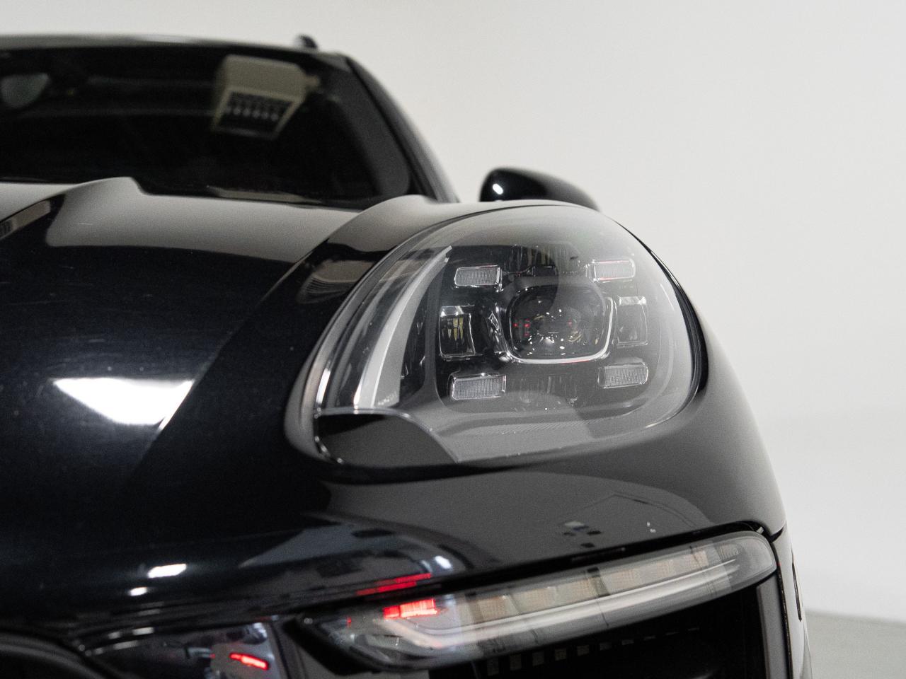 2018 Porsche Macan GTS | PREMIUM PLUS PKG | CARBON FIBRE | 20 IN Photo