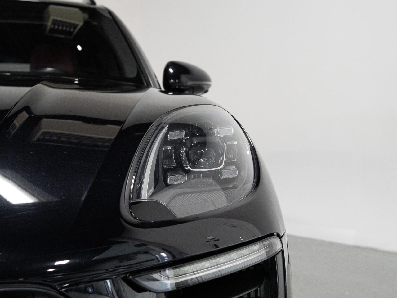 2018 Porsche Macan GTS | PREMIUM PLUS PKG | CARBON FIBRE | 20 IN Photo