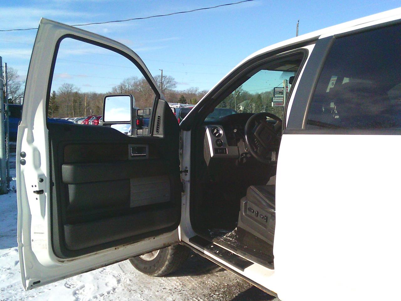 2013 Ford F-150 4WD SuperCrew 145  Lariat Photo