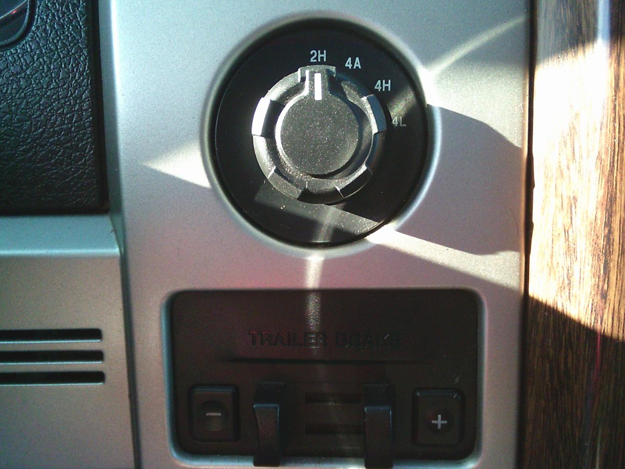 2013 Ford F-150 4WD SuperCrew 145  Lariat - Photo #21