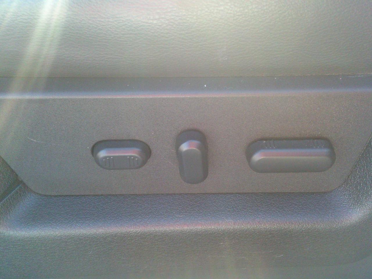 2013 Ford F-150 4WD SuperCrew 145  Lariat - Photo #29