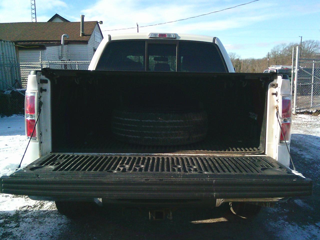 2013 Ford F-150 4WD SuperCrew 145  Lariat - Photo #32