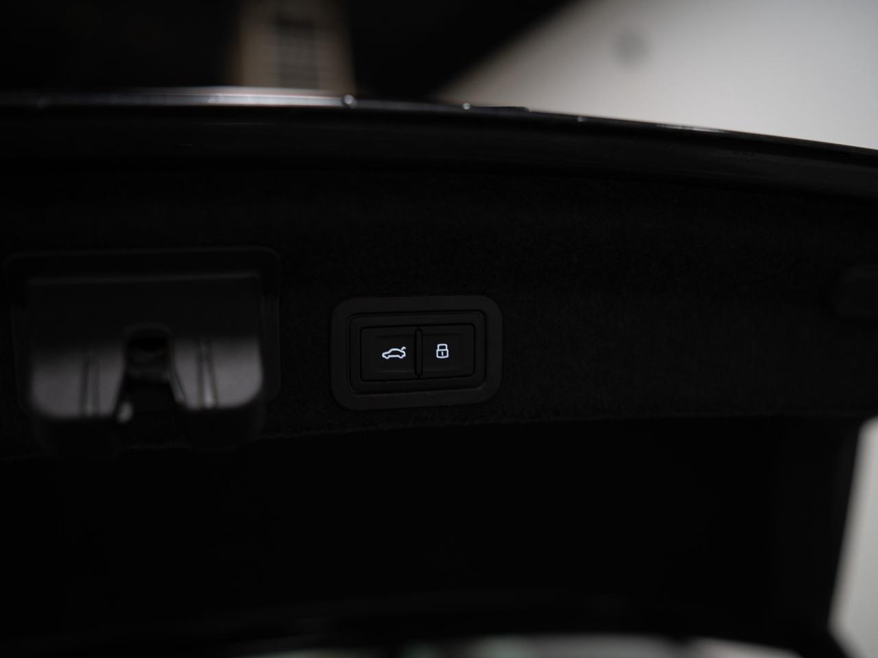 2023 Audi A6 Sedan PROGRESSIV | SUNROOF | 20 IN Photo