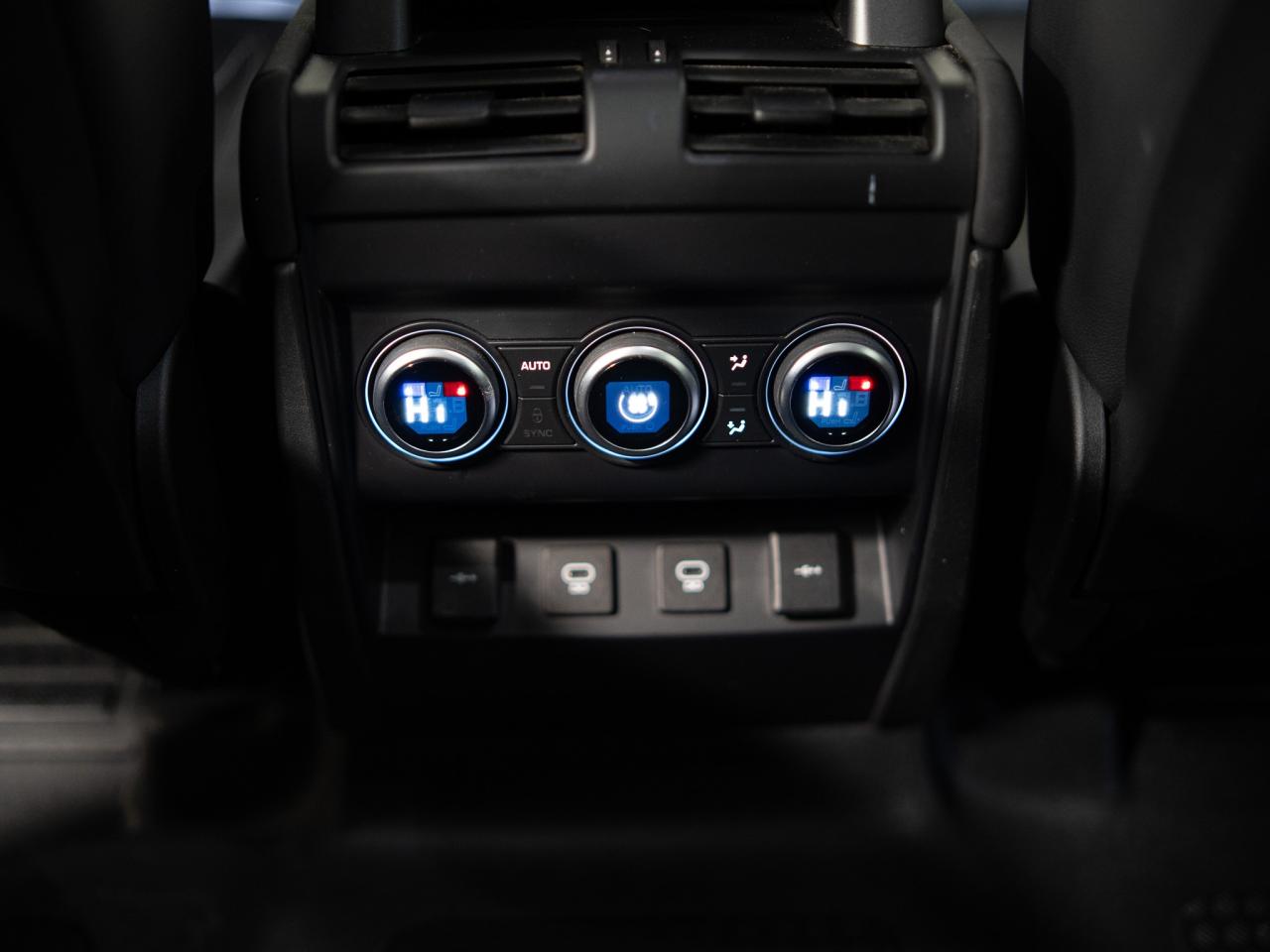 2022 Land Rover Defender P300 | 110 S | MERIDIAN Photo