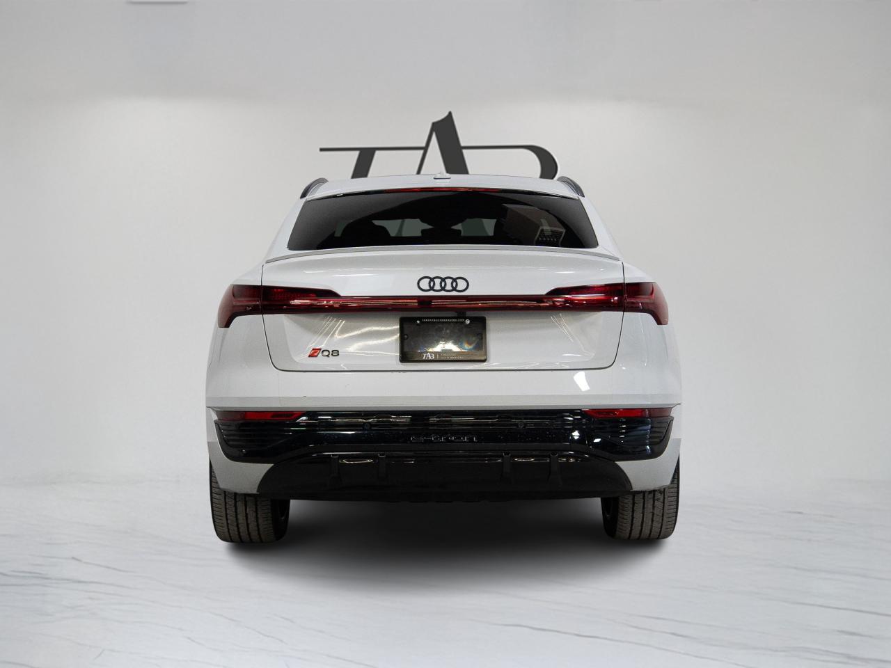 2024 Audi Q8 e-tron Sportback S-LINE | BLACK OPTICS | PANO | 21 IN Photo