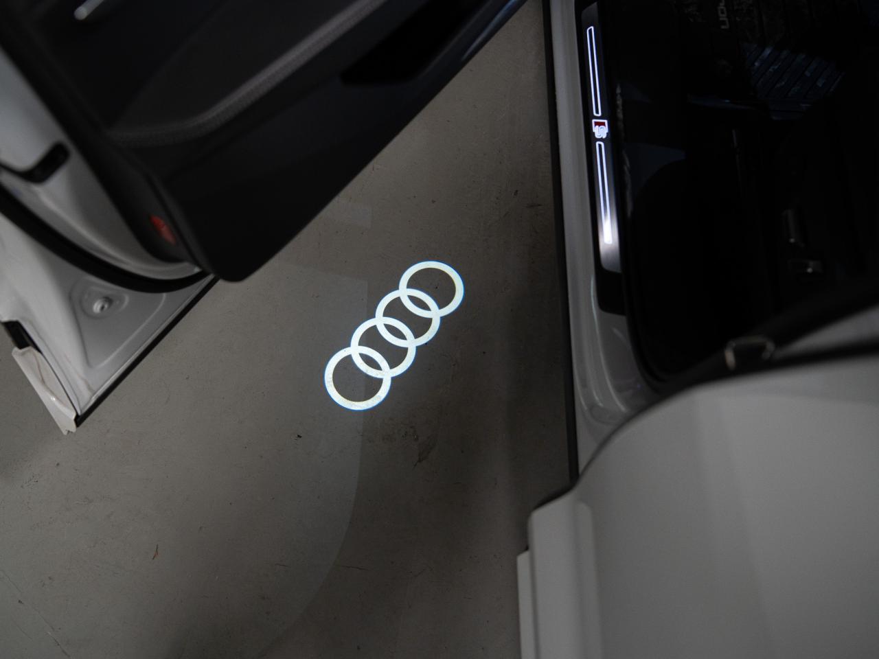 2024 Audi Q8 e-tron Sportback S-LINE | BLACK OPTICS | PANO | 21 IN Photo