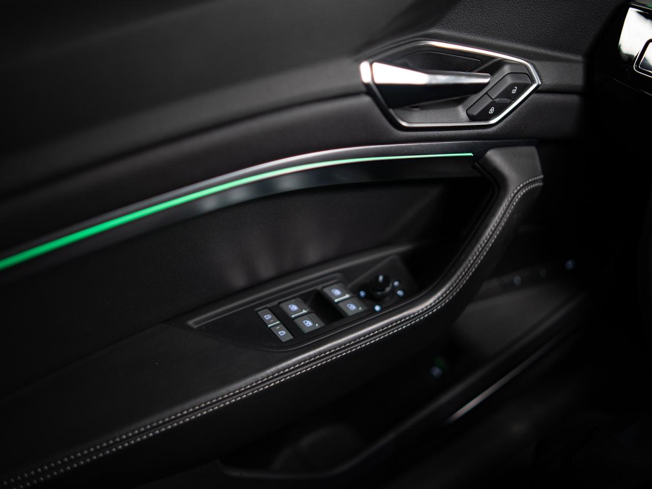 2024 Audi Q8 e-tron Sportback S-LINE | BLACK OPTICS | PANO | 21 IN Photo