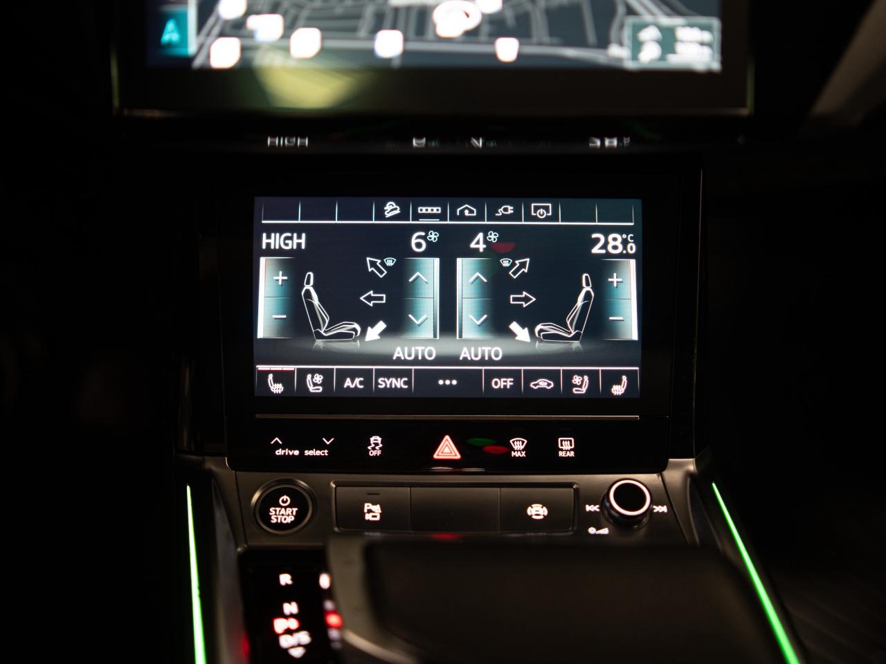 2024 Audi Q8 e-tron Sportback S-LINE | BLACK OPTICS | PANO | 21 IN Photo