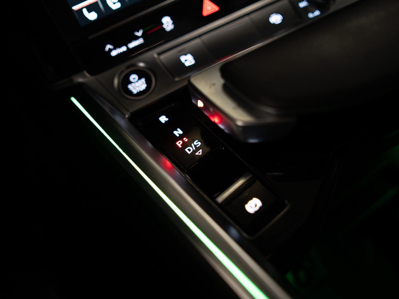 2024 Audi Q8 e-tron Sportback S-LINE | BLACK OPTICS | PANO | 21 IN Photo