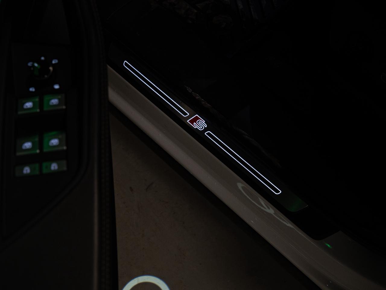 2024 Audi Q8 e-tron Sportback S-LINE | BLACK OPTICS | PANO | 21 IN Photo