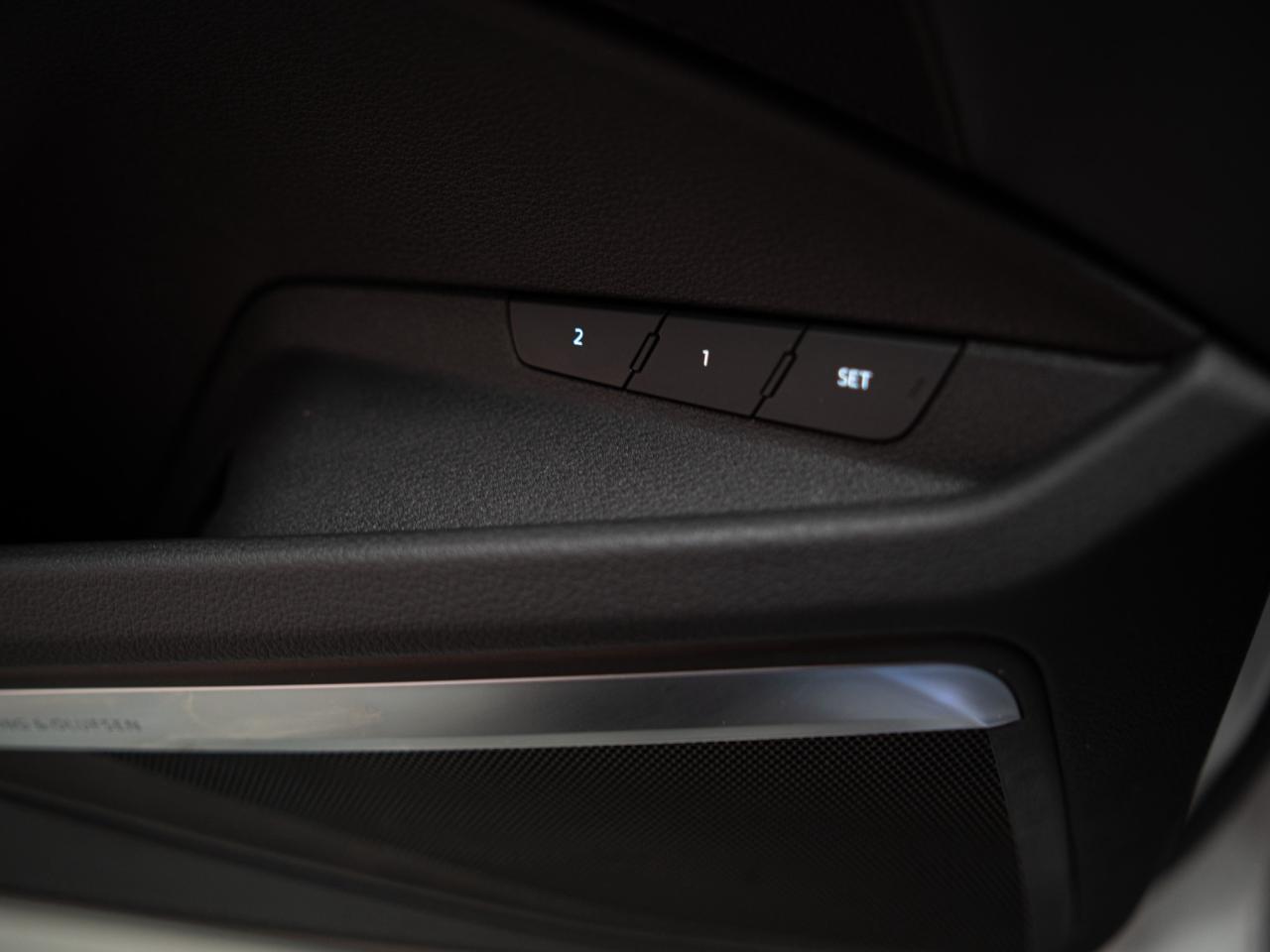 2024 Audi Q8 e-tron Sportback S-LINE | BLACK OPTICS | PANO | 21 IN Photo