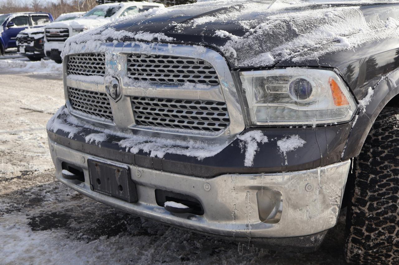 2017 RAM 1500 Laramie Photo4