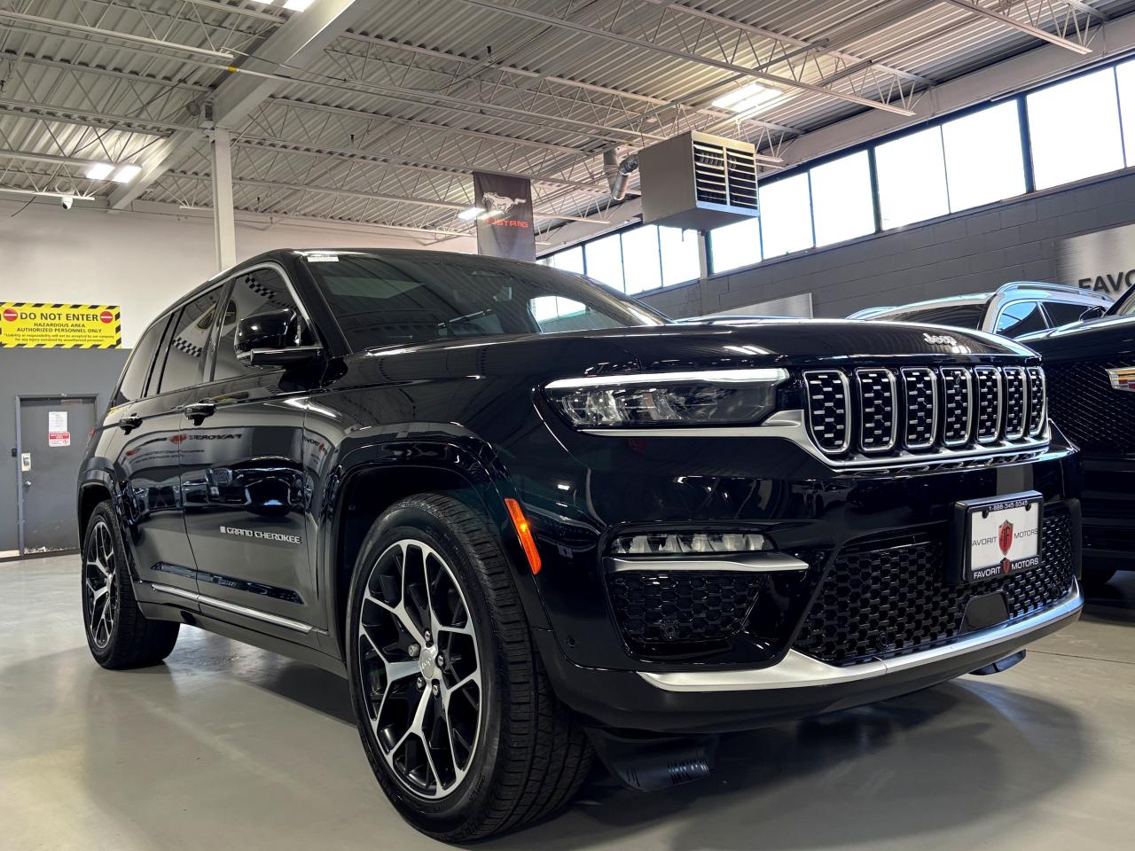 2024 Jeep Grand Cherokee Summit|4X4|RESERVE|NAV|MASSAGE|HUD|WOOD|MCINTOSH|+ - Photo #2