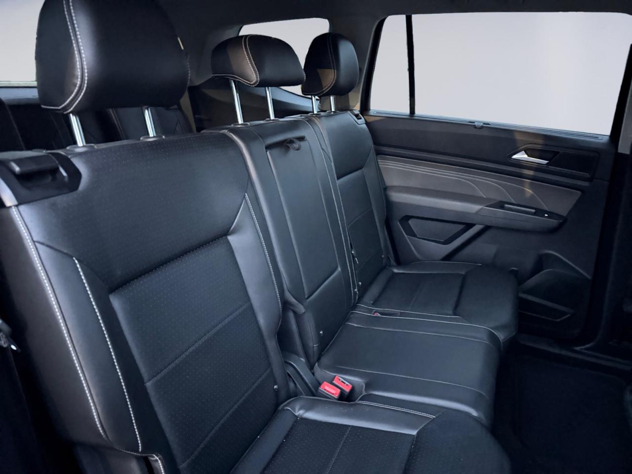 2021 Volkswagen Atlas 2.0L One Owner Off Lease! Ready for your Driveway! Photo