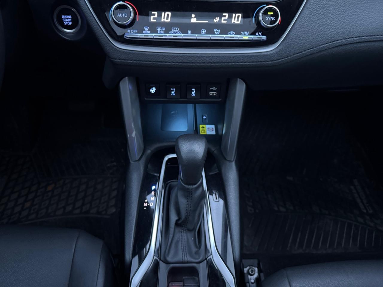 2022 Toyota Corolla Cross 2.0L XLE! Great Shape! Certified! Time to Toyota! Photo