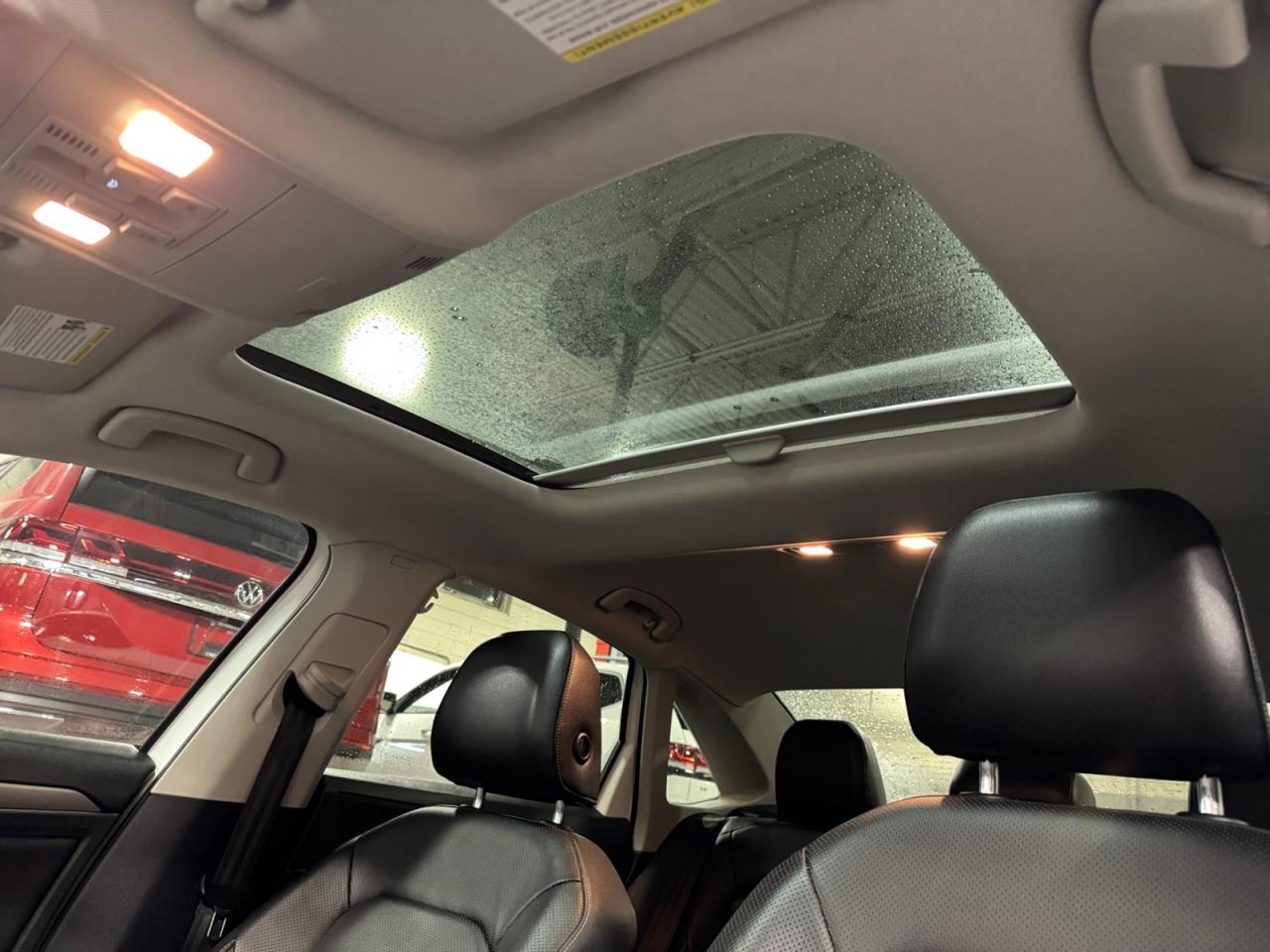 2019 Volkswagen Jetta 1.4L Execline! Great Car! Sunroof! Certified! Photo