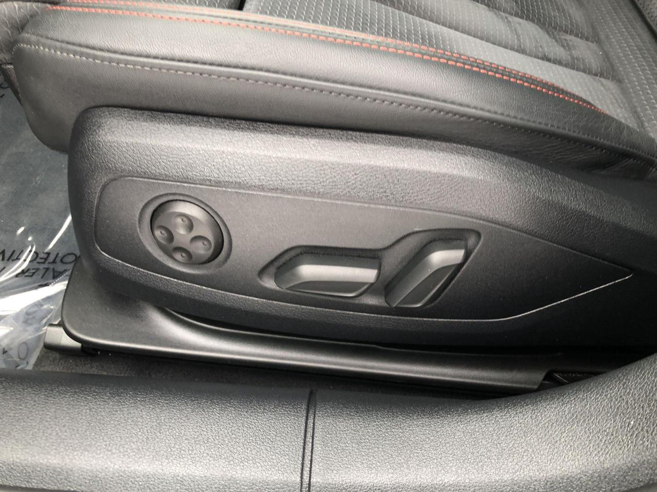 2025 Audi A5 45 Progressiv LIKE NEW!!  ONLY 10,470KMS, LEATHER/ Photo