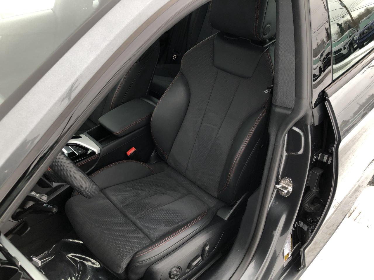 2025 Audi A5 45 Progressiv LIKE NEW!!  ONLY 10,470KMS, LEATHER/ Photo