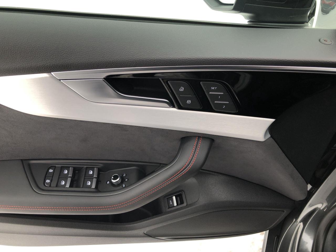 2025 Audi A5 45 Progressiv LIKE NEW!!  ONLY 10,470KMS, LEATHER/ Photo