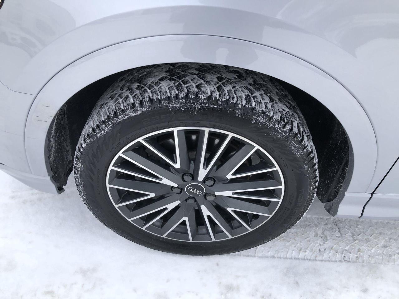 2023 Audi Q3 45 Komfort LEATHER, PANO. ROOF, HTD. SEATS & STEER Photo