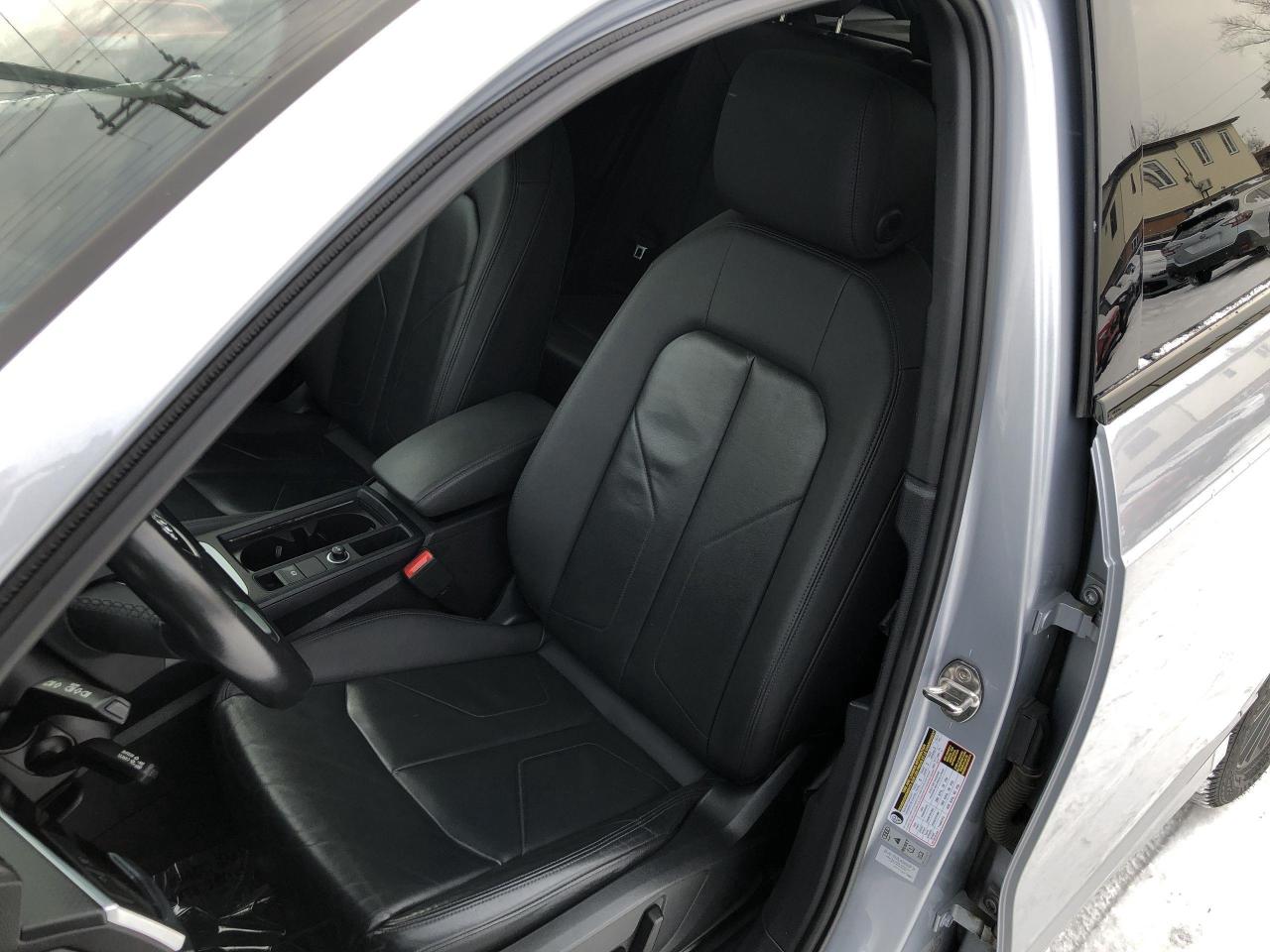 2023 Audi Q3 45 Komfort LEATHER, PANO. ROOF, HTD. SEATS & STEER Photo