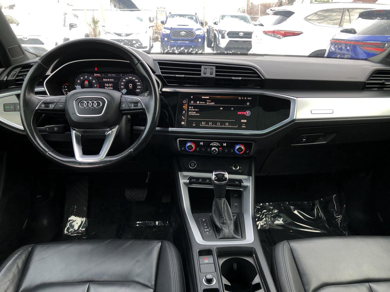 2023 Audi Q3 45 Komfort LEATHER, PANO. ROOF, HTD. SEATS & STEER Photo