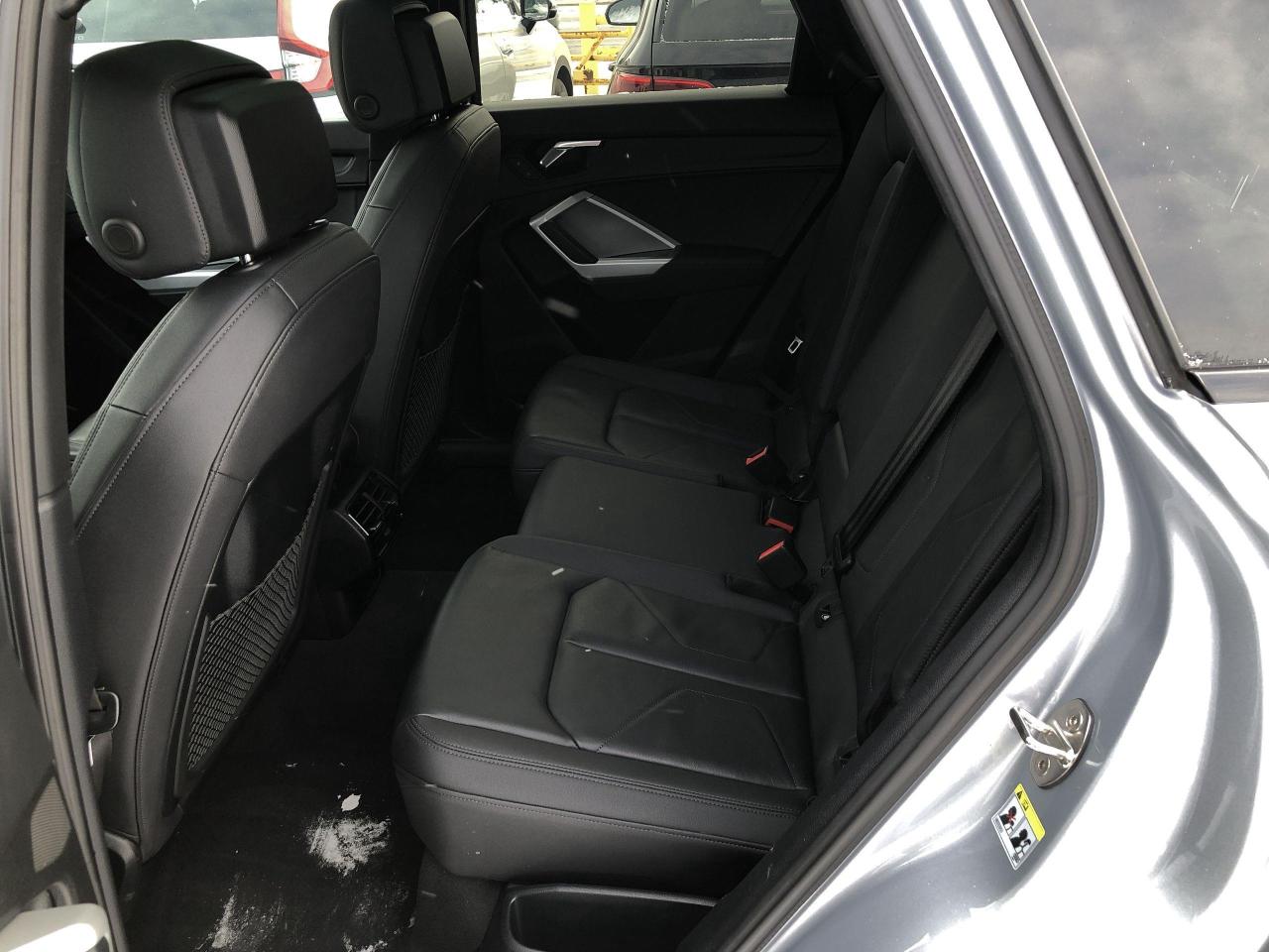 2023 Audi Q3 45 Komfort LEATHER, PANO. ROOF, HTD. SEATS & STEER Photo