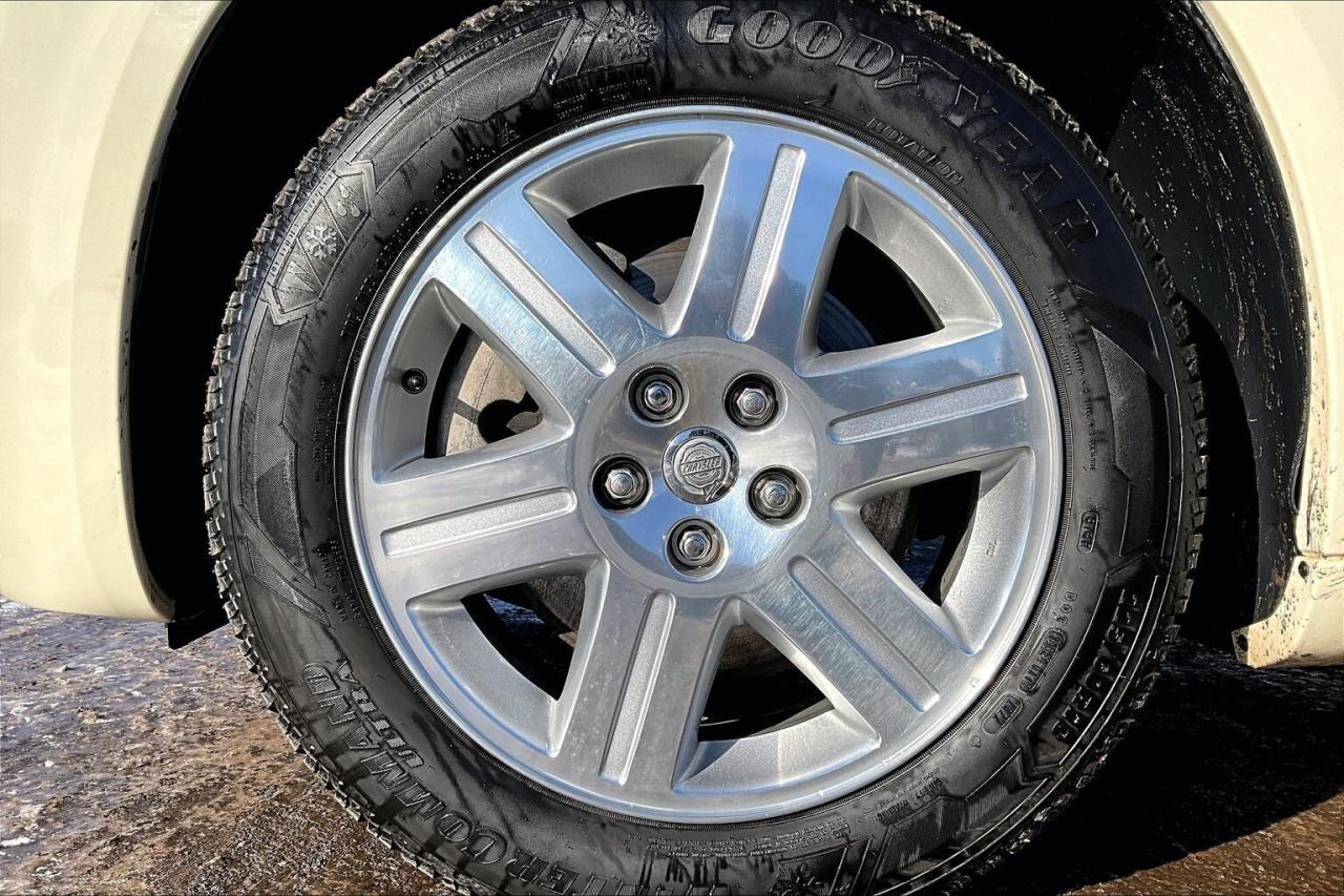 2005 Chrysler 300 300C | LOW KM | AS IS | AWD Photo