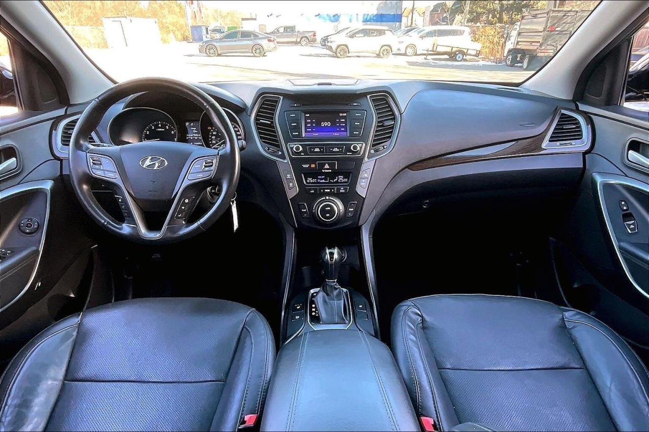 2017 Hyundai Santa Fe Sport Sport SE 2.4L | Heated Leather | Panoroof | AWD Photo