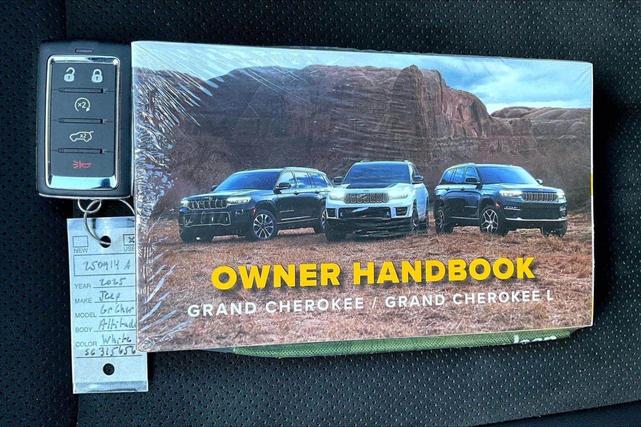 2025 Jeep Grand Cherokee Altitude |Sunroof |HeatedSeats |TAG Antitheft |4X4 Photo