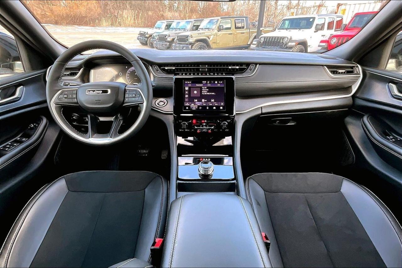 2025 Jeep Grand Cherokee Altitude |Sunroof |HeatedSeats |TAG Antitheft |4X4 Photo