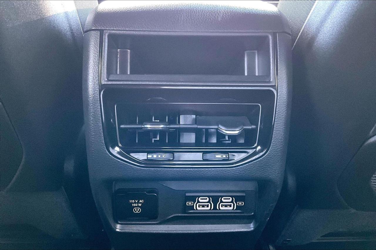 2025 Jeep Grand Cherokee Altitude |Sunroof |HeatedSeats |TAG Antitheft |4X4 Photo