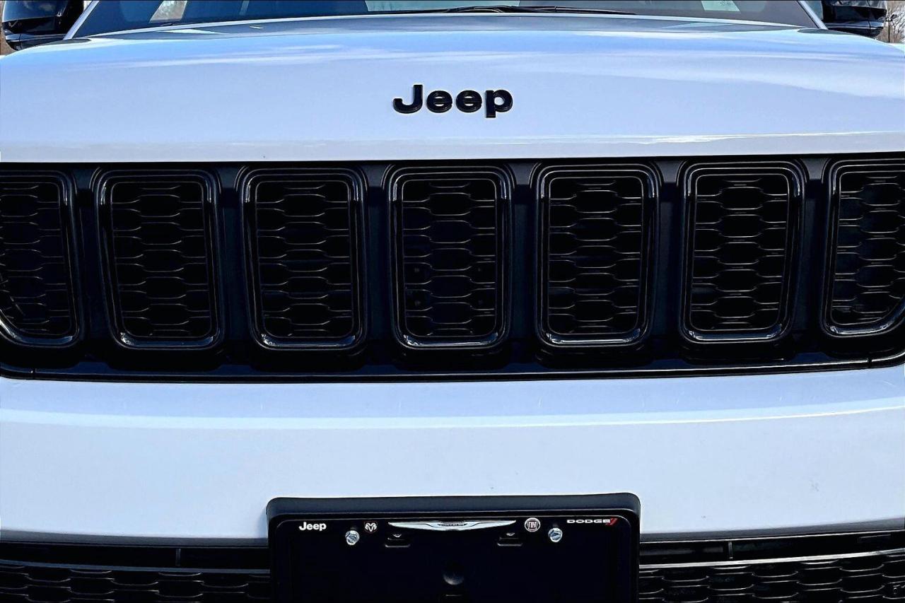 2025 Jeep Grand Cherokee Altitude |Sunroof |HeatedSeats |TAG Antitheft |4X4 Photo