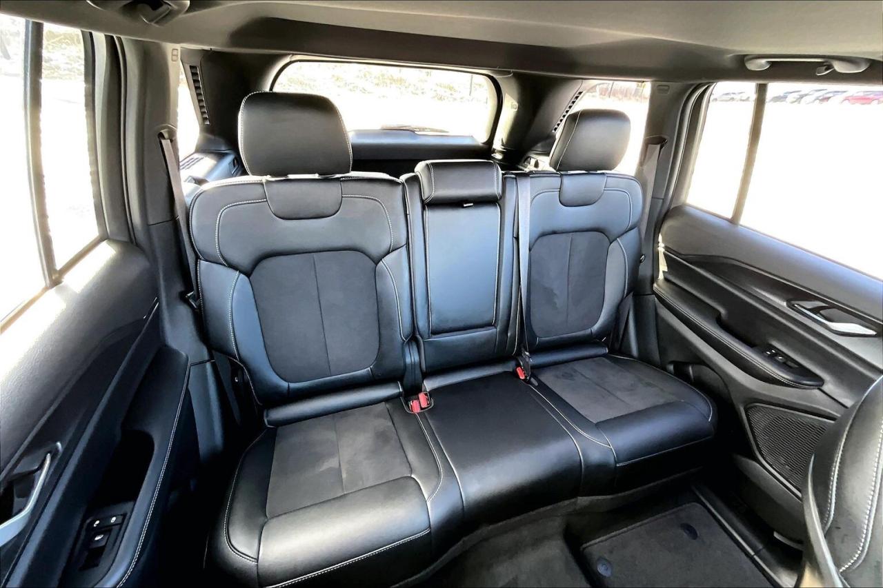 2025 Jeep Grand Cherokee Altitude |Sunroof |HeatedSeats |TAG Antitheft |4X4 Photo