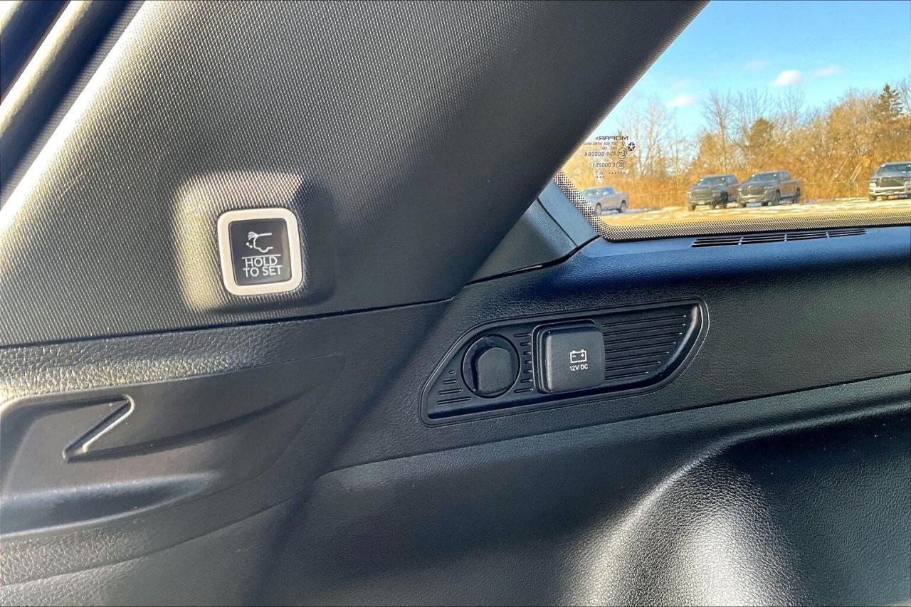 2025 Jeep Grand Cherokee Altitude |Sunroof |HeatedSeats |TAG Antitheft |4X4 Photo