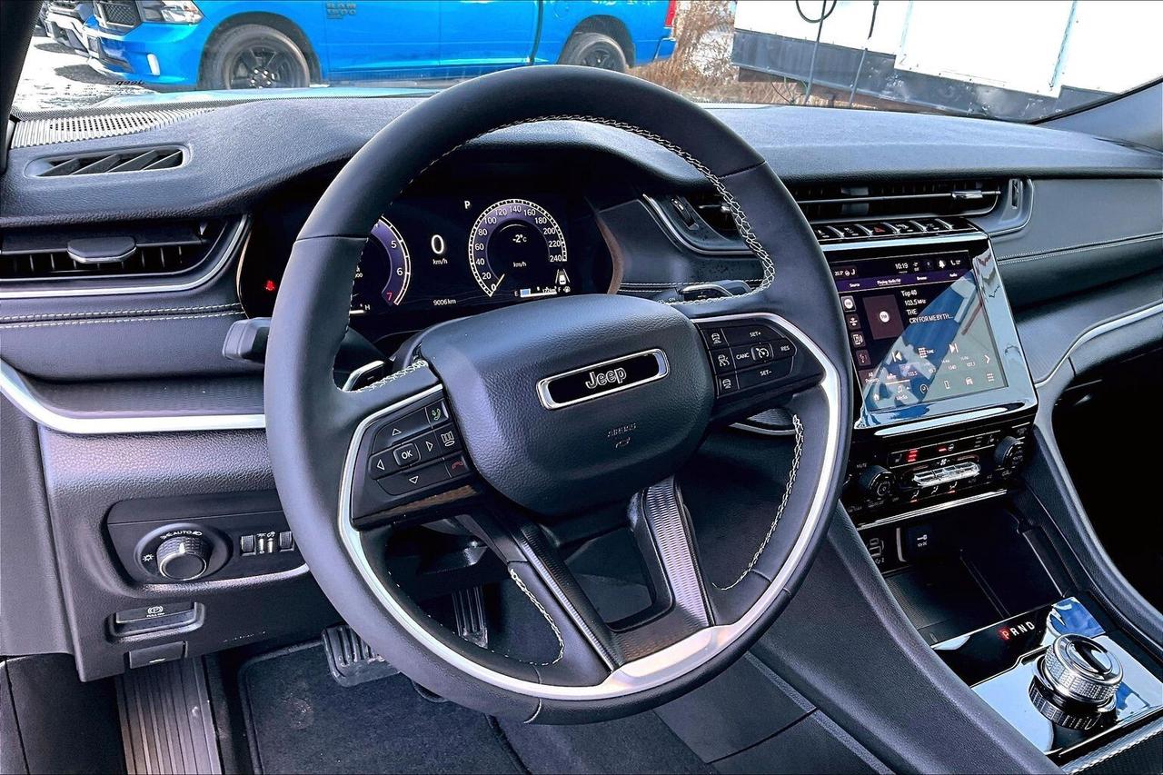 2025 Jeep Grand Cherokee Altitude |Sunroof |HeatedSeats |TAG Antitheft |4X4 Photo