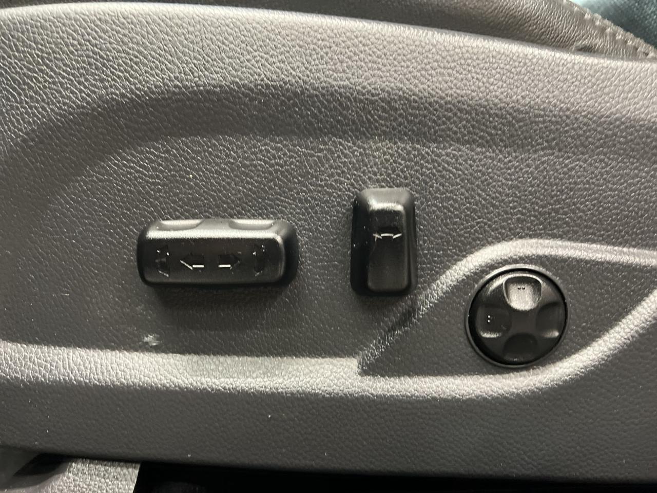 2017 Hyundai Santa Fe Sport SE AWD | HTD LEATHER | PANO ROOF | 17IN ALLOYS Photo