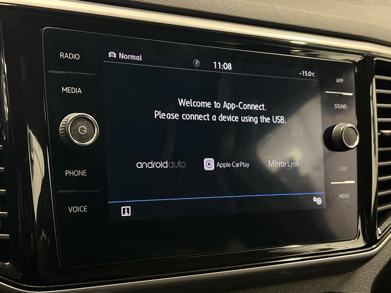 2020 Volkswagen Atlas Cross Sport COMFORTLINE AWD | HTD LEATHER | PANO ROOF |CARPLAY Photo