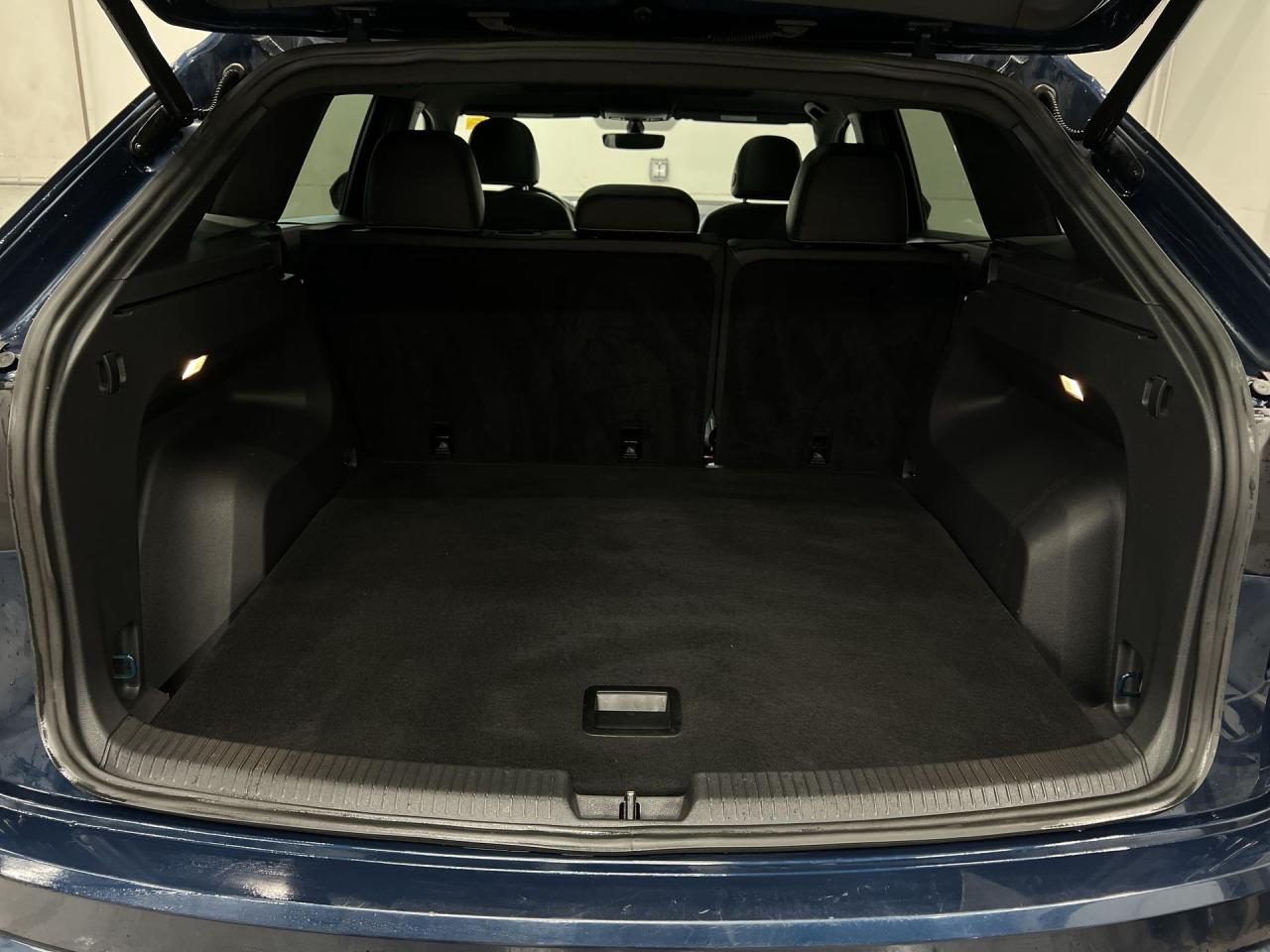 2020 Volkswagen Atlas Cross Sport COMFORTLINE AWD | HTD LEATHER | PANO ROOF |CARPLAY Photo