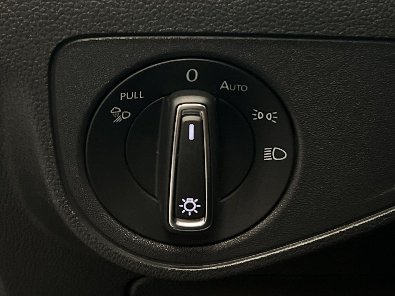 2020 Volkswagen Atlas Cross Sport COMFORTLINE AWD | HTD LEATHER | PANO ROOF |CARPLAY Photo