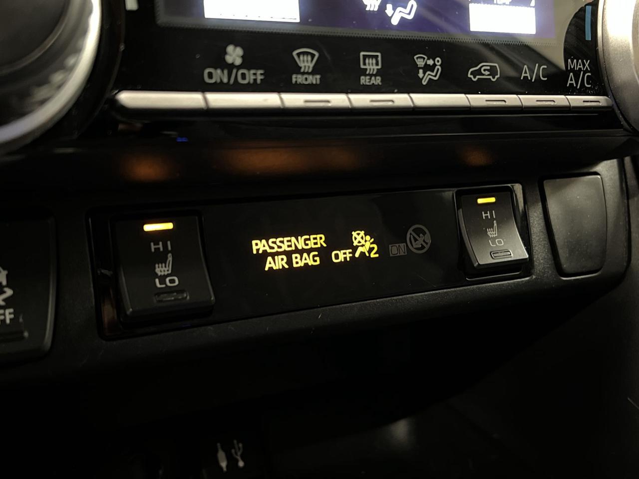 2019 Toyota RAV4 AWD | HTD SEATS | CARPLAY | 17IN ALLOYS | REAR CAM Photo