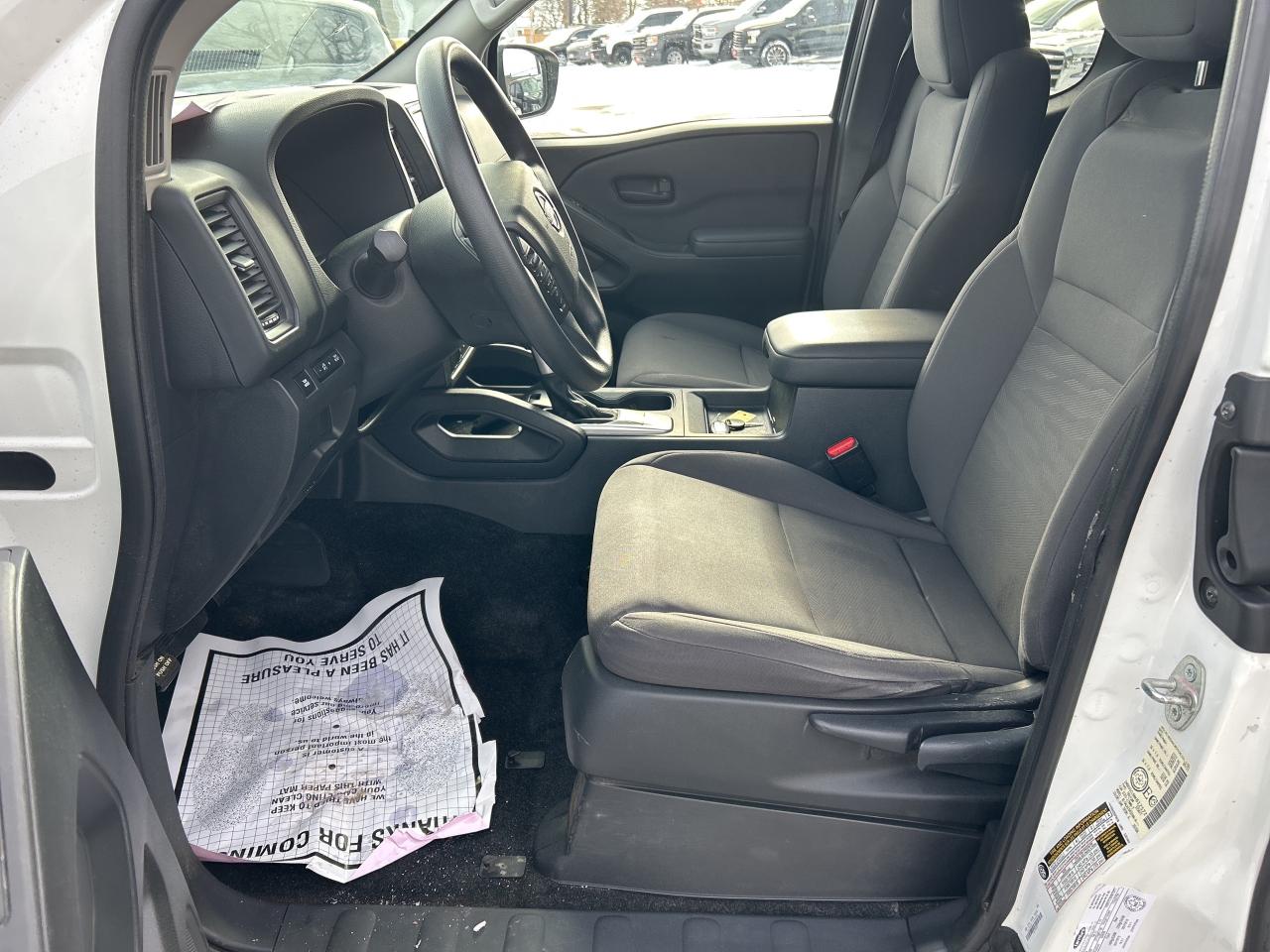 2022 Nissan Frontier SV, CLEAN CARFAX, BACK UP CAMERA! - Photo #13