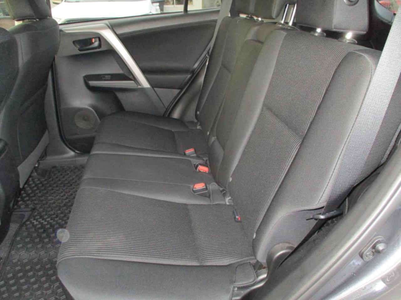 2018 Toyota RAV4 LE AWD Photo