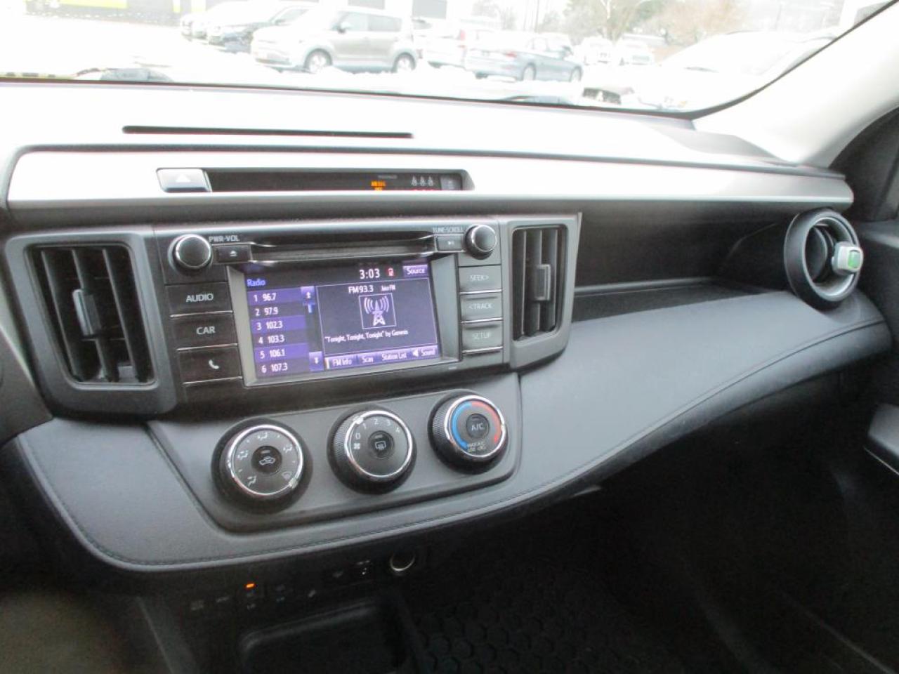 2018 Toyota RAV4 LE AWD Photo