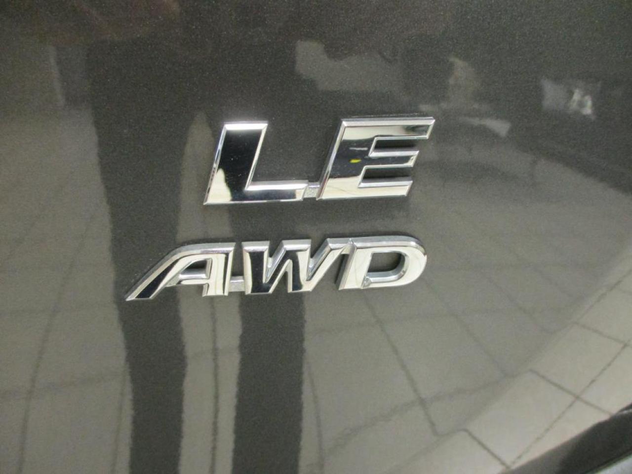 2018 Toyota RAV4 LE AWD - Photo #7