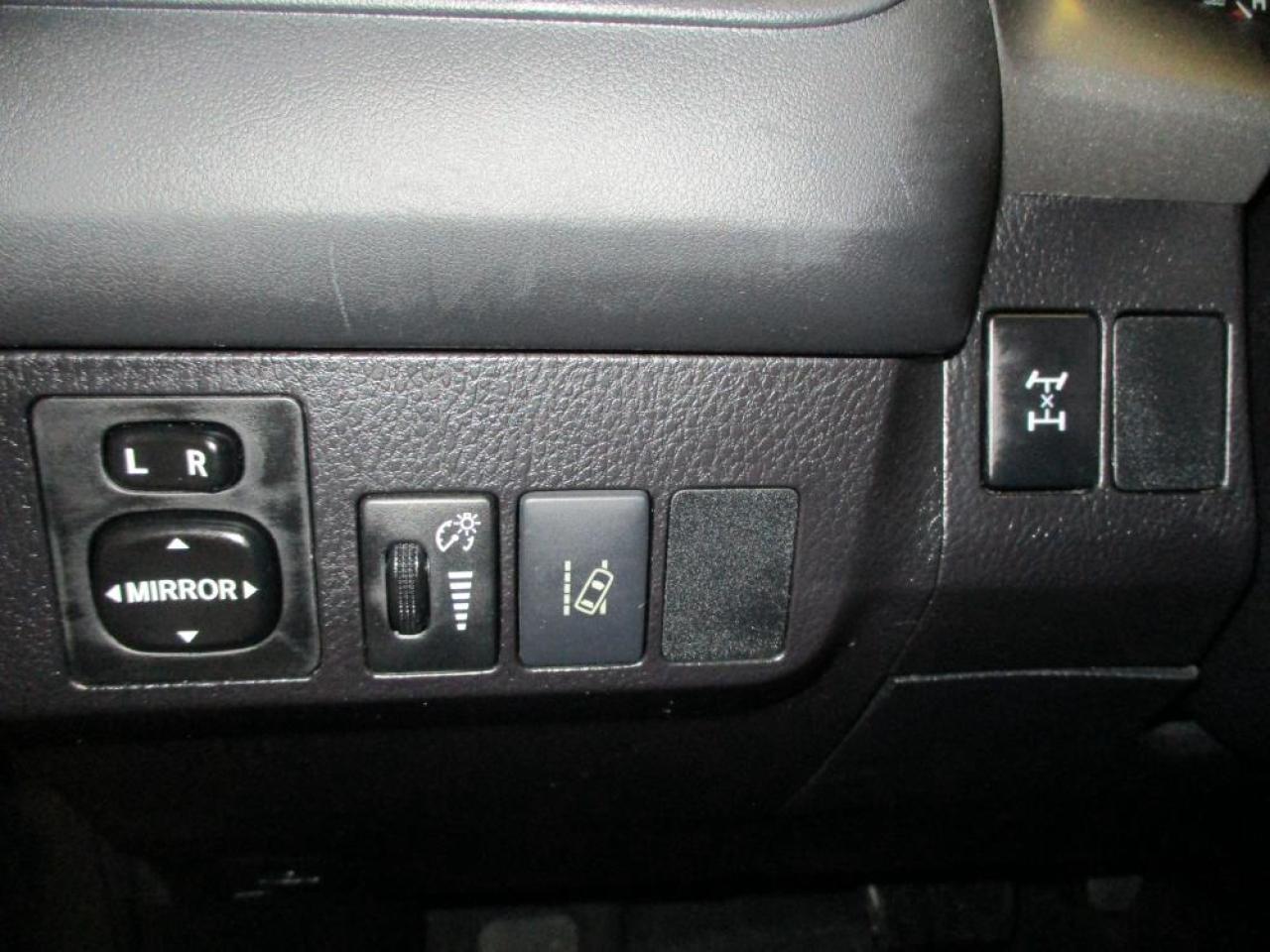 2018 Toyota RAV4 LE AWD - Photo #10