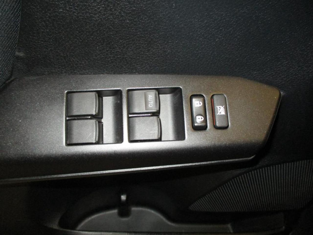 2018 Toyota RAV4 LE AWD - Photo #9