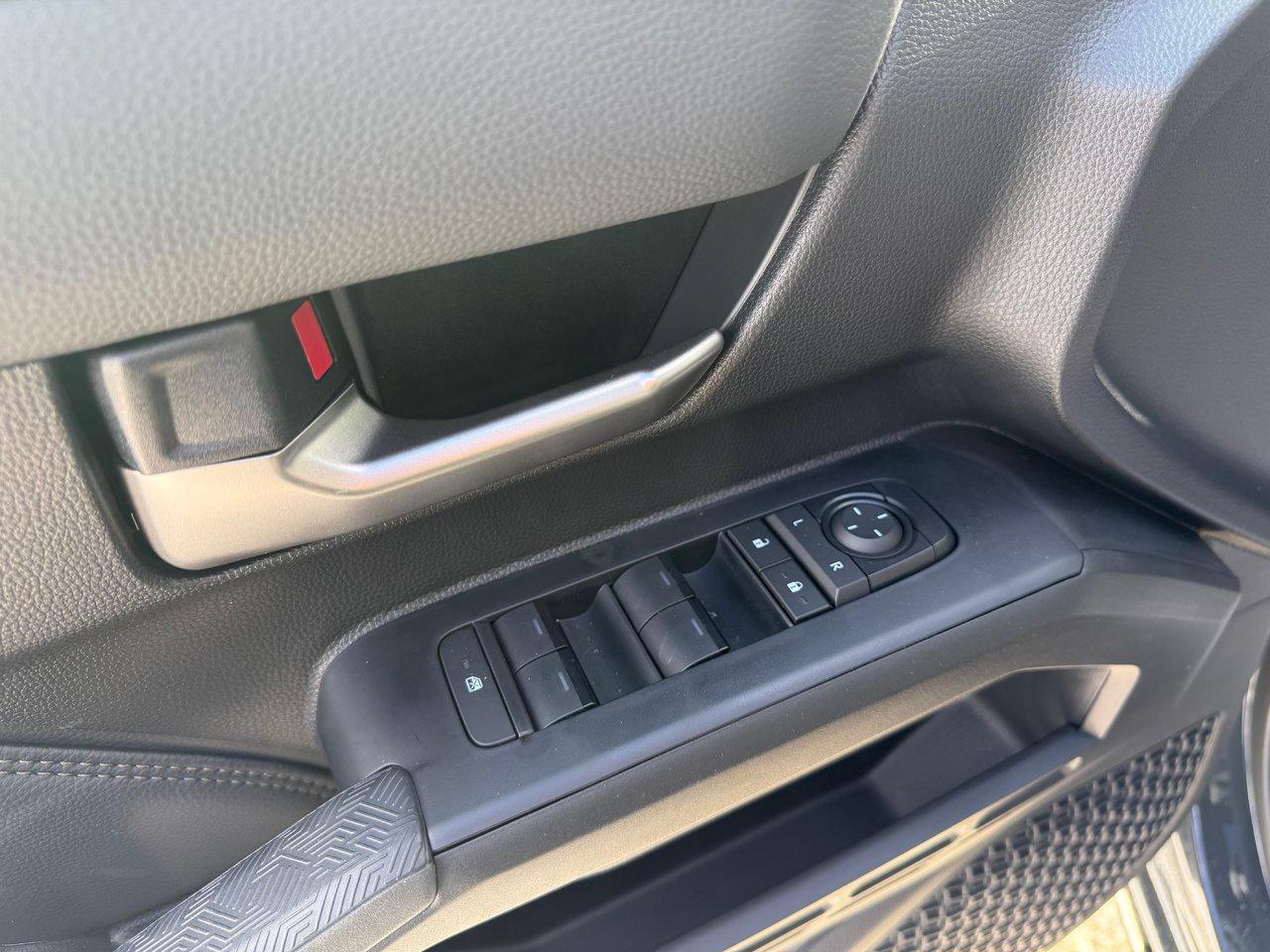 2025 Toyota TACOMA HYBRID Limited Photo